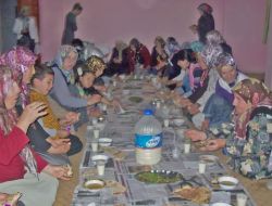 Sbs'ye Girecek Öğrencilere Moral Yemeği