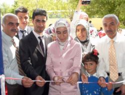 Öğretmen Adayları İş Hayatına Okulları Tamir Ederek Başladı