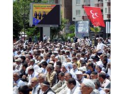 Bdp'liler Diyarbakır'da Cuma Namazı'nı Yine Ayrı Kıldı