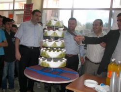 Şarkikaraağaç Gölcük Dersanesi'nden Öğrencilerine Sınav Öncesi Pasta