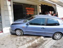 Frenle Gazı Karıştıran Sürücü Otomobili İle İşyerine Girdi