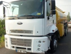 Mazot Yüklü Tanker Otomobille Çarpıştı
