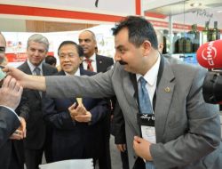 Siyasi Oyunlardan Bunalan Chp’li Belediye Başkanı, Endonezya’da Fuara Katılıyor