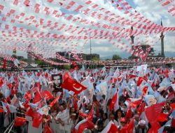 CHP'li Başkan Serbest