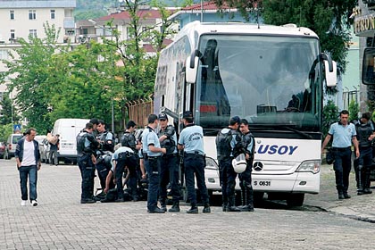 Hopa'nın OHAL'i sürüyor..