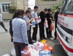 Öğrenciler Ve Köylülerden Simav Depremzedelerine Yardım Eli