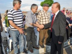 Vali Oğuz: Akkent'in Yol Ve Spor Salonu İsteğini Karşılayacağız