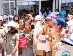 Tema Pazarda Bez Torba Dağıttı