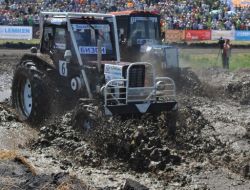 Çılgın Traktörcülerden Çılgın Şov