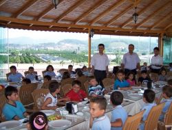 Görünmez Arkadaşlar Birbirini Kahvaltıda Gördü