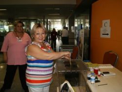 Londra'daki İşyerlerini Kapatıp Oy Kullanmak İçin Türkiye'ye Geldiler