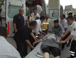 Düğüne Giden Aile Kaza Yaptı: 1 Ölü, 8 Yaralı