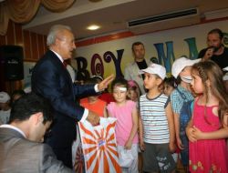 Vali Atış, Burç Okulları'nda Ödül Dağıttı