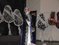 Özel Özcan Anadolu Lisesi'nden Şiir Dinletisi