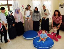 Yetiştirme Yurdu Çocuklarını Hediyelerle Sevindirdiler