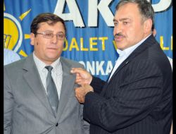 Chp'li Belediye Başkanı Ve Meclis Üyeleri Ak Parti'ye Geçti