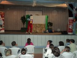 Aziziyeli Minikler Kardeş Okul Öğrencileriyle Tiyatro İzledi