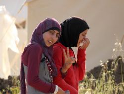 Yayladağı'ndaki Çadırkentte Bekleyiş Sürüyor