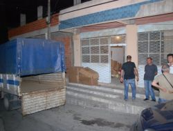 İZMİR'DE SAHTE İÇKİ OPERASYONU