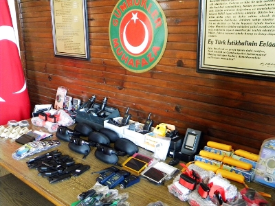 Gizli kameralı kaçak eşya ele geçirildi