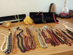 Sigaranın Boşluğunu Tespih İle Doldurdu