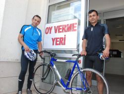 Oy Kullanmak İçin 2 Bin 500 Kilometre Pedal Çevirdiler