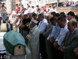 Yanan Otobüsün Şoförünün Cenazesi Arsin'de Toprağa Verildi