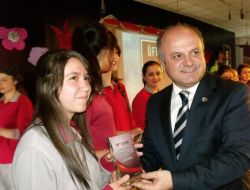 Özel Üftade Koleji'nin Platin Diplomaları İlk Defa Verildi