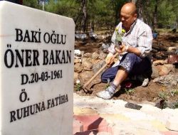 Eşi Ve Kendisi İçin İki Katlı Lüks Mezar Yaptırdı