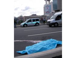 Yolun Karşısına Geçmek İsterken