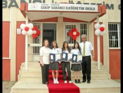 Sabancı Vakfı, Başarılı Öğrencileri Ödüllendirdi