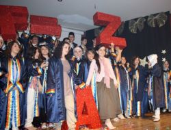 Özel Feza Berk Koleji Mezunlarını Uğurladı