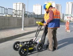 Trafik Işıkları "Asfaltör" İle Daha Hızlı Kurulacak