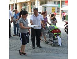 Bedava Cumhuriyet Gazetesi Dağıttırdı