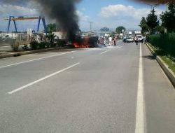 Antalya'da 3 Kişi Araç İçinde Yanarak Öldü