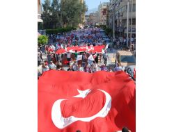 Ak Partililer Türk Bayrakları İle Şehir Turu Attı