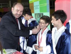 Emine Nakıboğlu Mezunlarını Uğurladı