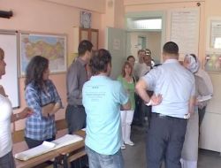 İzmir'de Ak Parti'li Müşahitlerin Görev Yapmasının Engellendiği İddiası