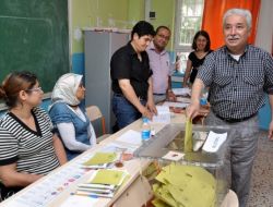 Çukurova Belediye Başkanı Arıkan Da Oyunu Kullandı