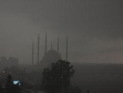 ADANA’DA SAĞANAK YAĞIŞ