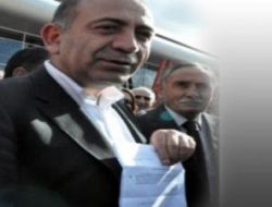 Gürsel Tekin'e Kendi Köyünden Destek Çıkmadı