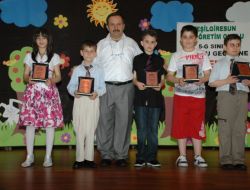 Yeşilgiresun İlköğretim Okulu Öğrencileri Yıl Sonu Gecesi Düzenledi
