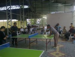 Babalar Masa Tenisinde Yarıştı