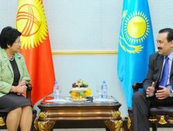 Kırgız Lider Otunbayeva Astana'da