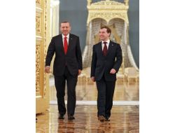 MEDVEDEV, ERDOĞAN'I KUTLADI!