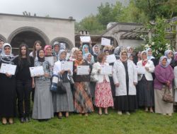 Çocuk Bakım Eğitimini Tamamlayan Kadınlar Sertifika Aldı