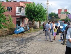 Kaygan Yoldan Çıkan Otomobil Evin Bahçesine Girdi