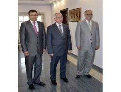 Çanakkale'de Vali, Belediye Başkanı Ve Rektör Üniversite İçin Biraraya Geldi