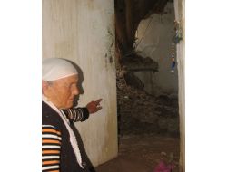 Yıkıntı Evde Yaşayan Yaşlı Kadın, Kendisine Uzanacak Yardım Elini Bekliyor