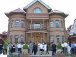 Büyükelçi Sönmezay, Özbek-türk İşadamlarına Kaynaşma Yemeği Verdi